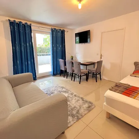 Entier Village Olympique Apartment *