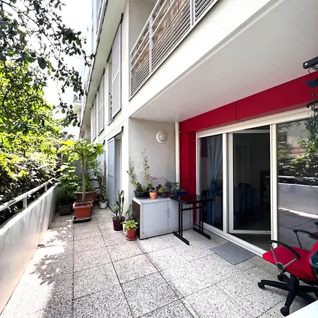 Entier Village Olympique Apartment